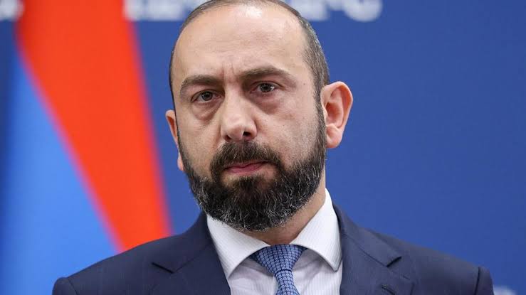 Армения не стремится разорвать отношения с Россией, заявил глава МИД