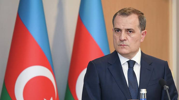 Глава МИД Азербайджана отправился с госвизитом в КНР