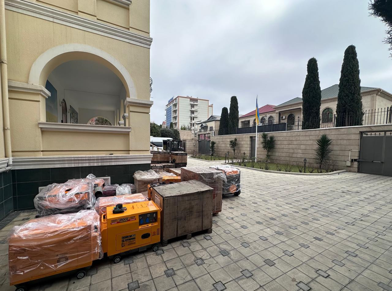 Азербайджан отправил Украине новую партию гуманитарной помощи