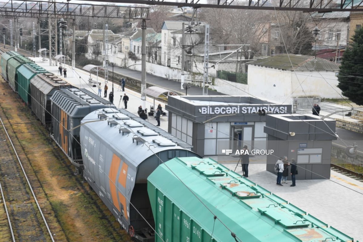 Вагоны с зерном из России, следующие транзитом через Азербайджан в Армению, отправлены из Баку