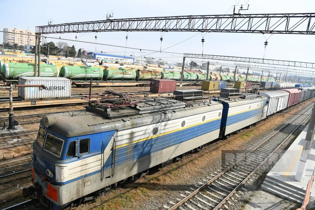 Из Азербайджана в Армению отправлены российские удобрения и гречка