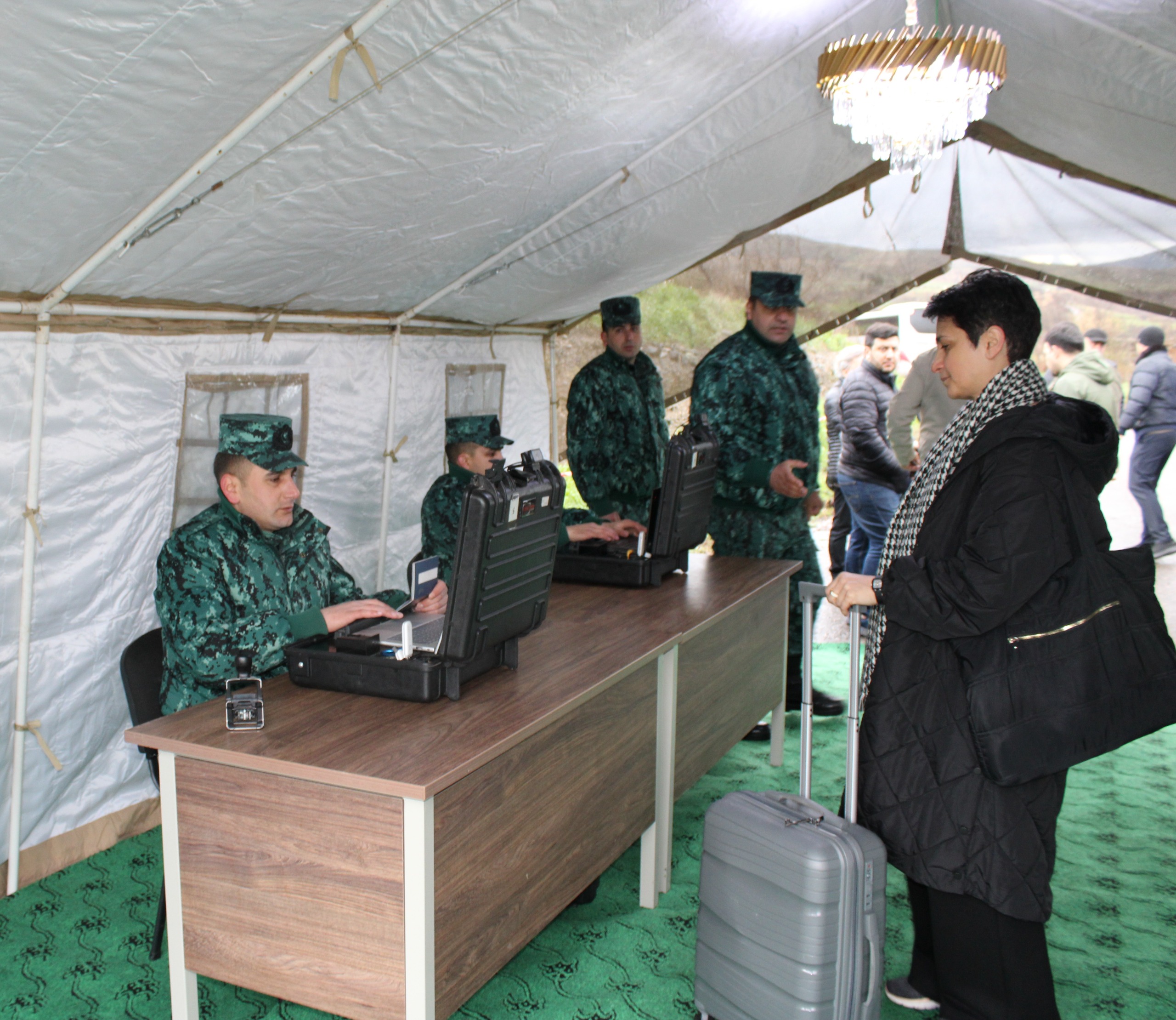 Армянская делегация прибыла в Азербайджан