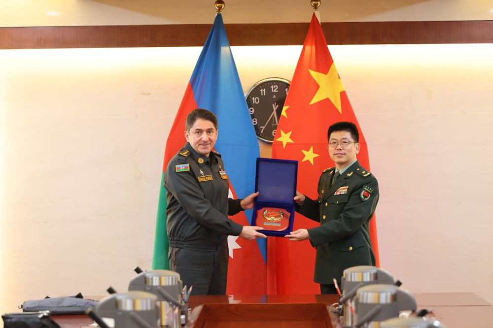 Азербайджан и Китай обсудили расширение военного сотрудничества