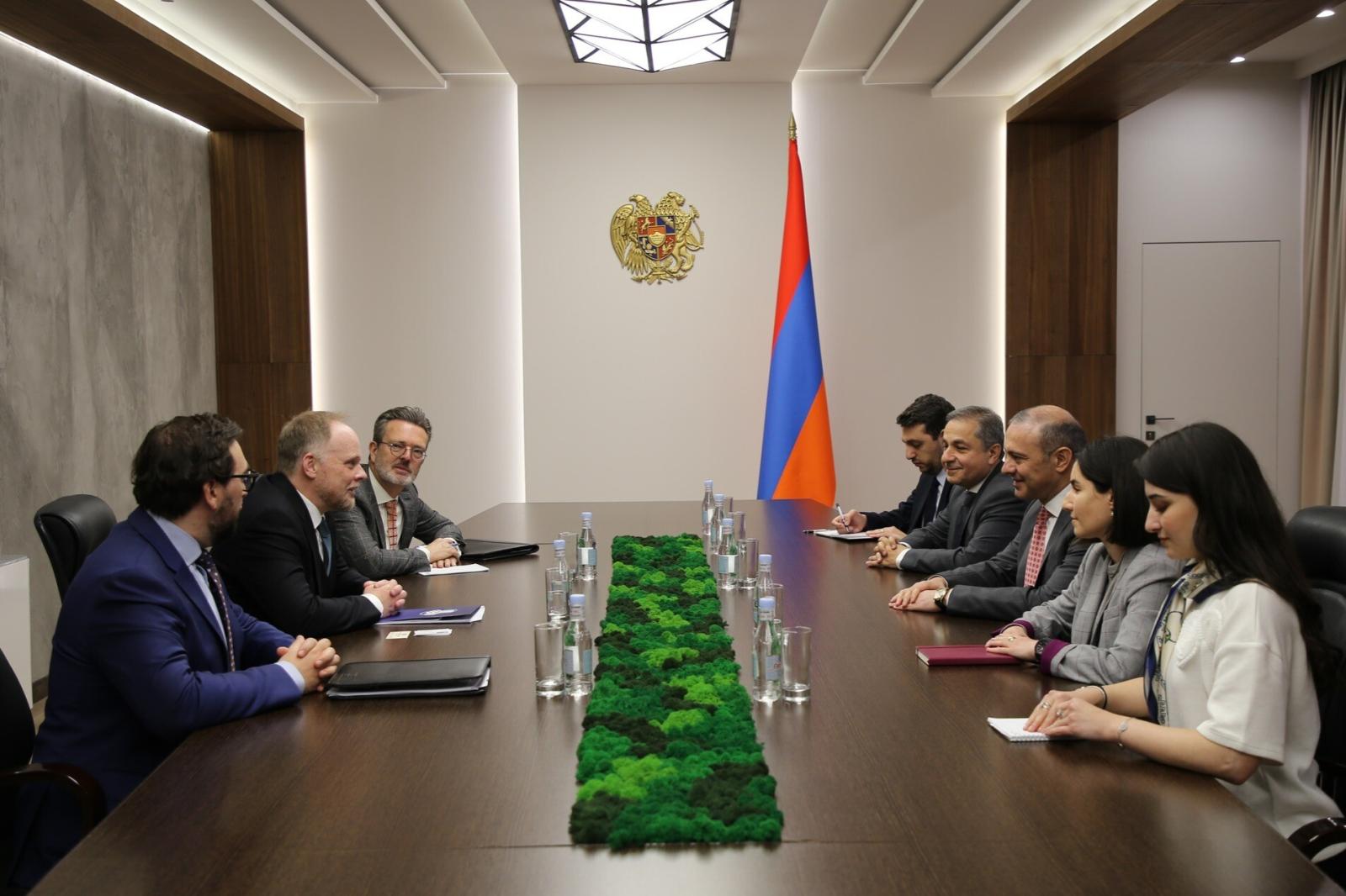 Армен Григорян и Кевин Гамильтон обсудили перспективы развития отношений Армения-НАТО