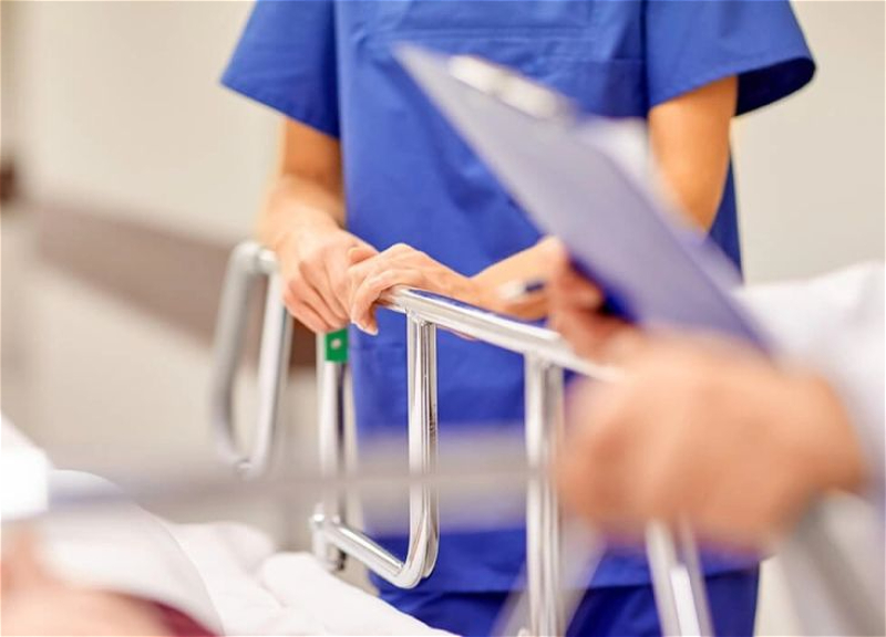 В Баку школьник облил сверстника спиртом и поджег