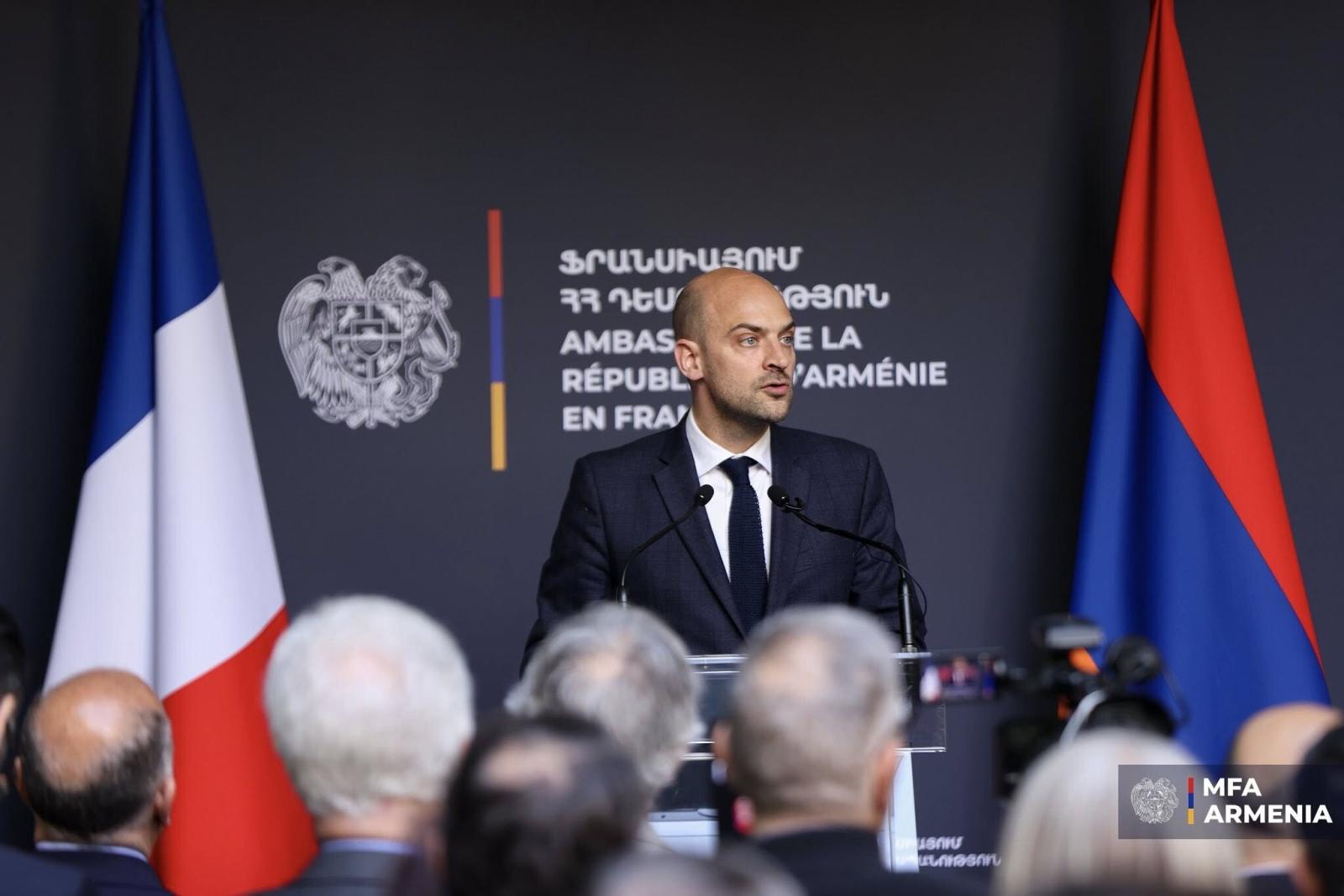 Установление мира между Арменией и Азербайджаном открыло новые горизонты на Южном Кавказе – глава МИД Франции