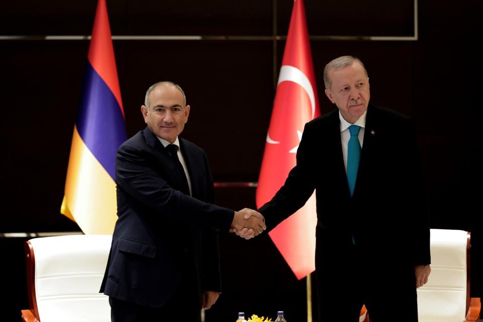 Президент Турции поздравил Никола Пашиняна с победой на выборах