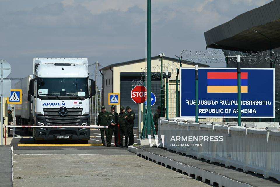 Армения направит гуманитарную помощь в Ливан через Турцию