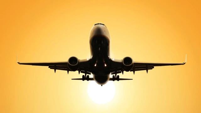 Подавший сигнал тревоги самолет рейса Гюмри-Москва совершил посадку в Махачкале