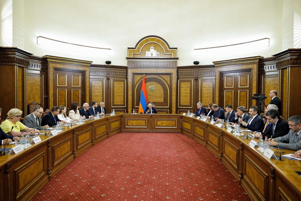 Премьер-министр Армении принял послов государств-членов ЕС