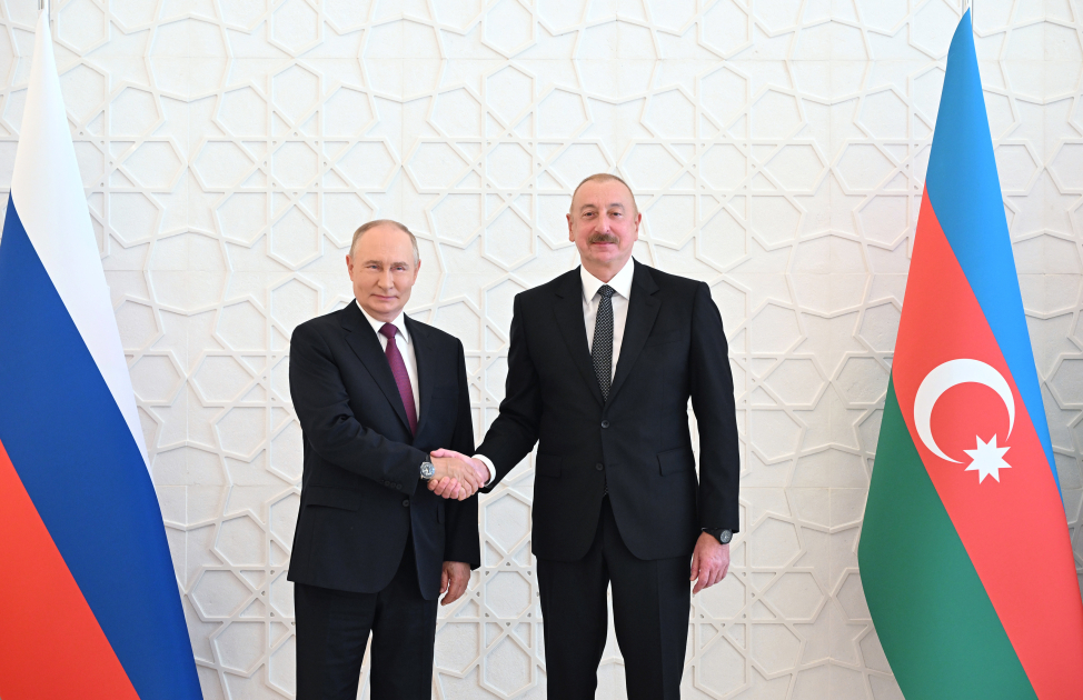 Путин позвонил Ильхаму Алиеву