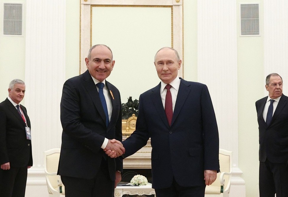 «Благополучия и процветания» Путин поздравил Пашиняна с Днем независимости Армении