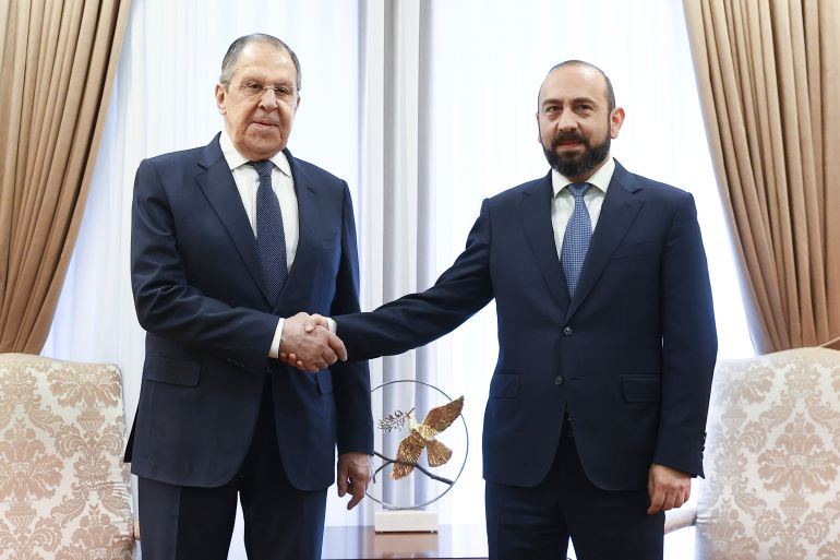 Лавров поздравил Мирзояна с Днем независимости РА и высказался о будущем отношений России и Армении