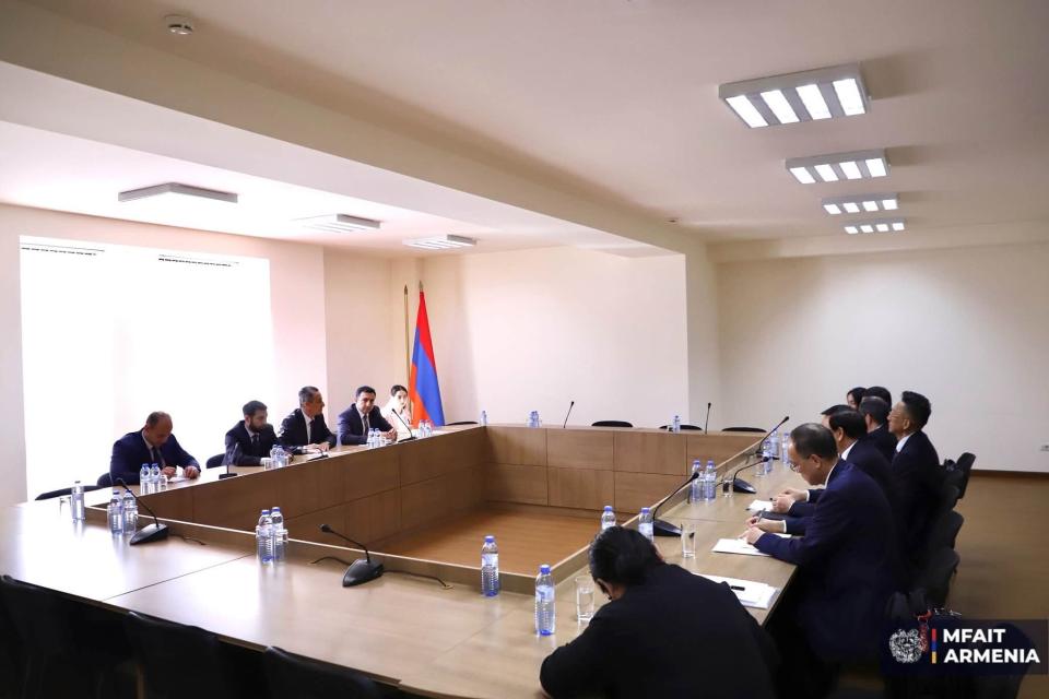 Замглавы МИД Армении и глава Комитета парламента КНР по иностранным делам отметили важность увеличения экспорта армянской продукции в Китай