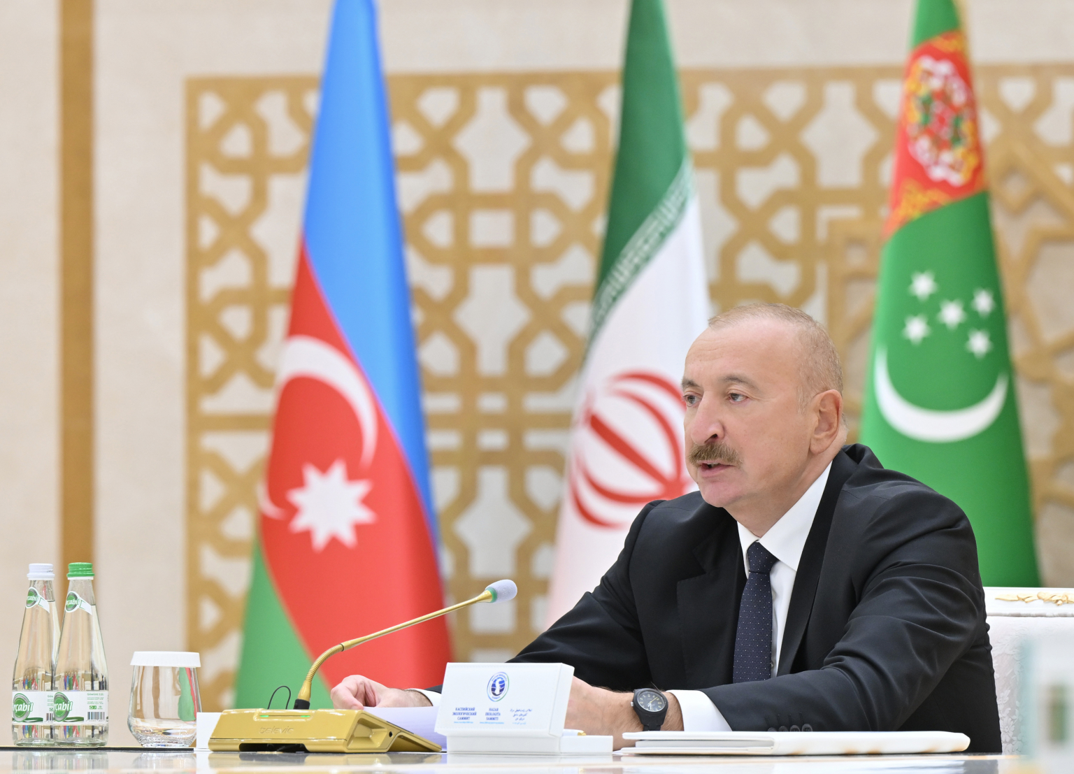 Алиев предупредил о катастрофических последствиях обмеления Каспия